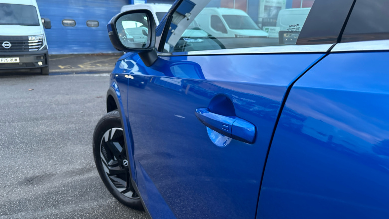 Nissan Qashqai 1.3 DiG-T MH 158 N-Connecta 5dr Xtronic Petrol Hatchback